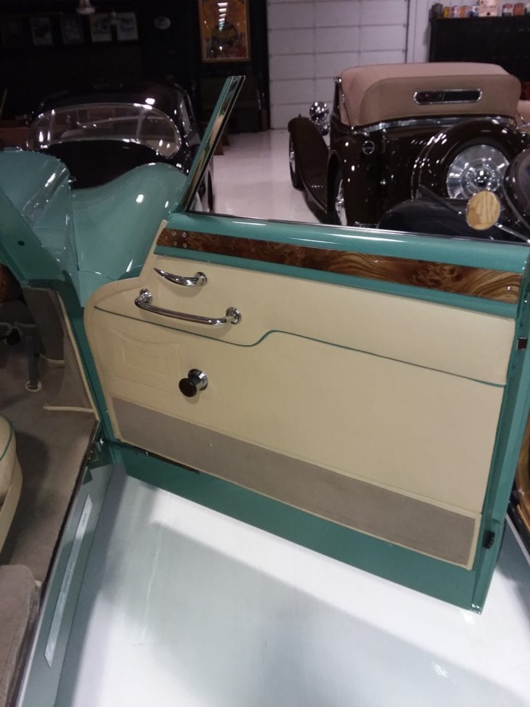 1948 Daimler DE36 door